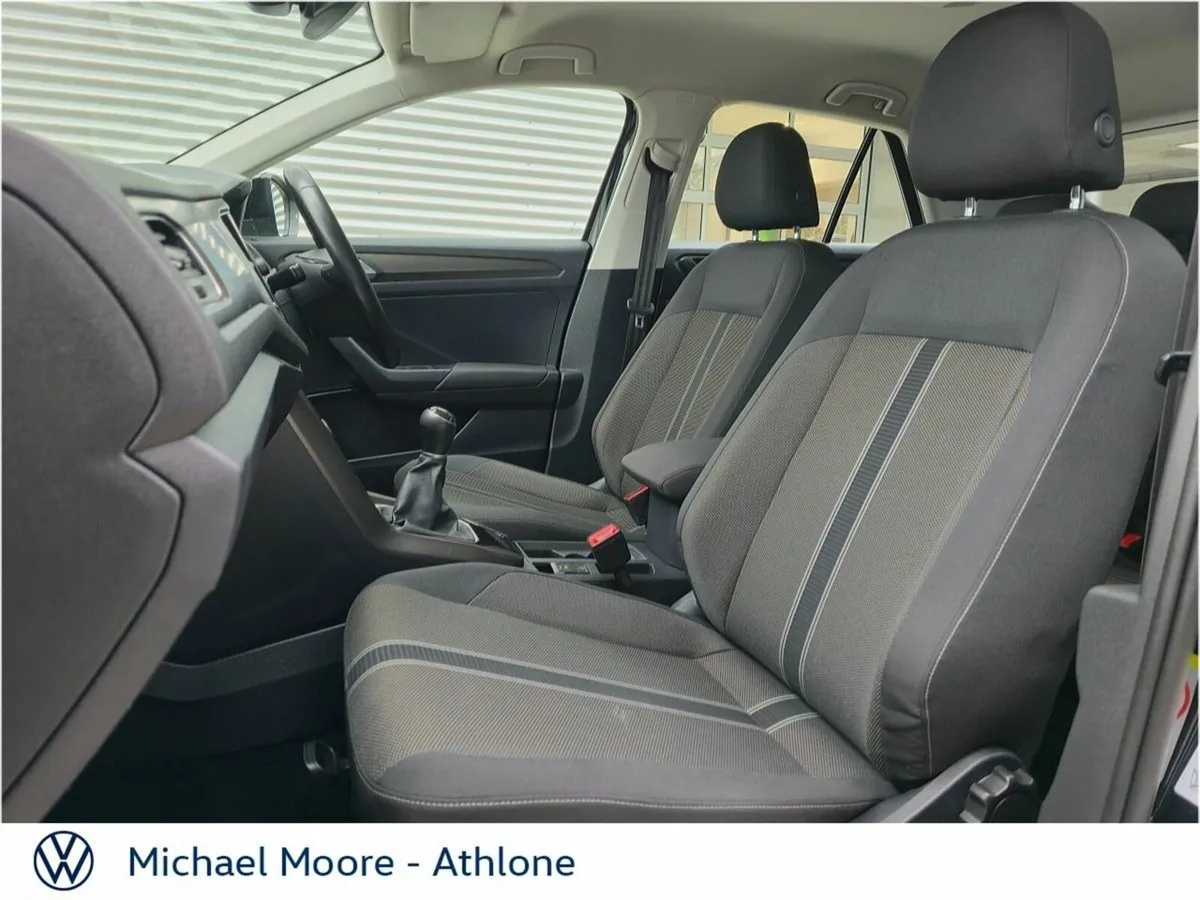 Volkswagen T-Roc 1.5 TSI 150bhp Sport - Image 4