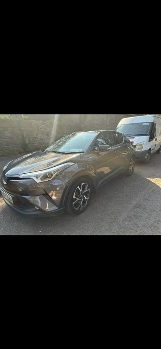 2017 Toyota C-hr - Image 2