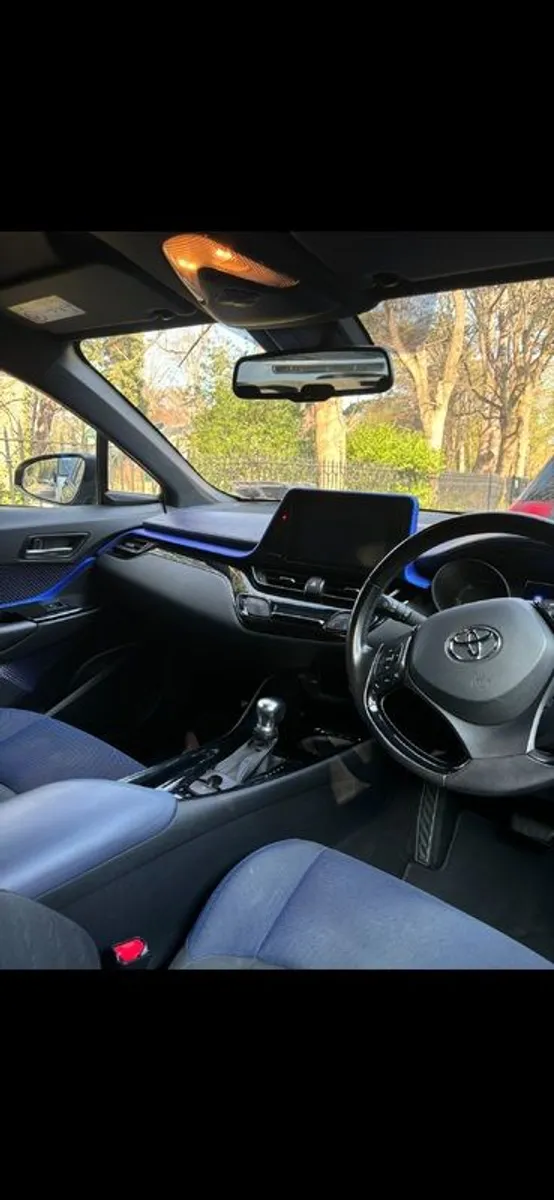 2017 Toyota C-hr - Image 4