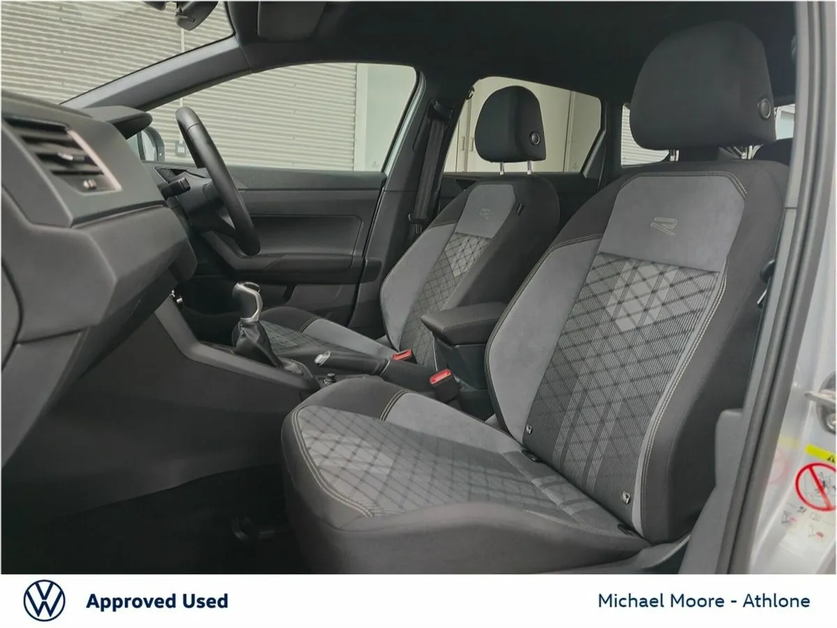 Volkswagen Taigo 1.0 TSI 115BHP M6F R-LINE - Image 4