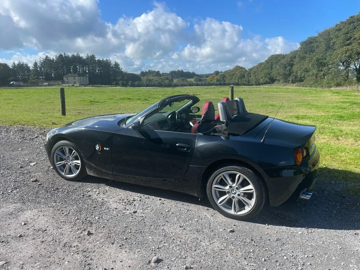 BMW Z4 2004 - Image 2