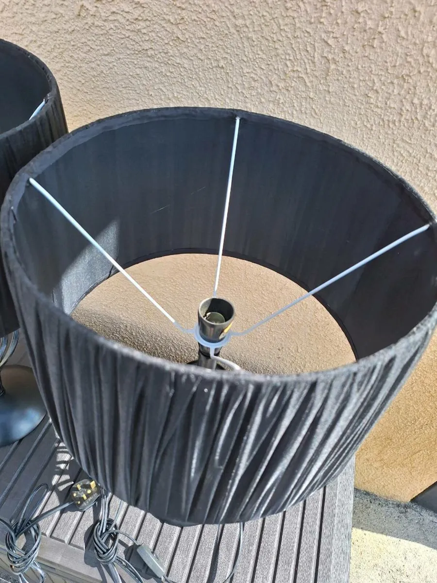 Beautiful pair of wrought iron table lamps - Image 3