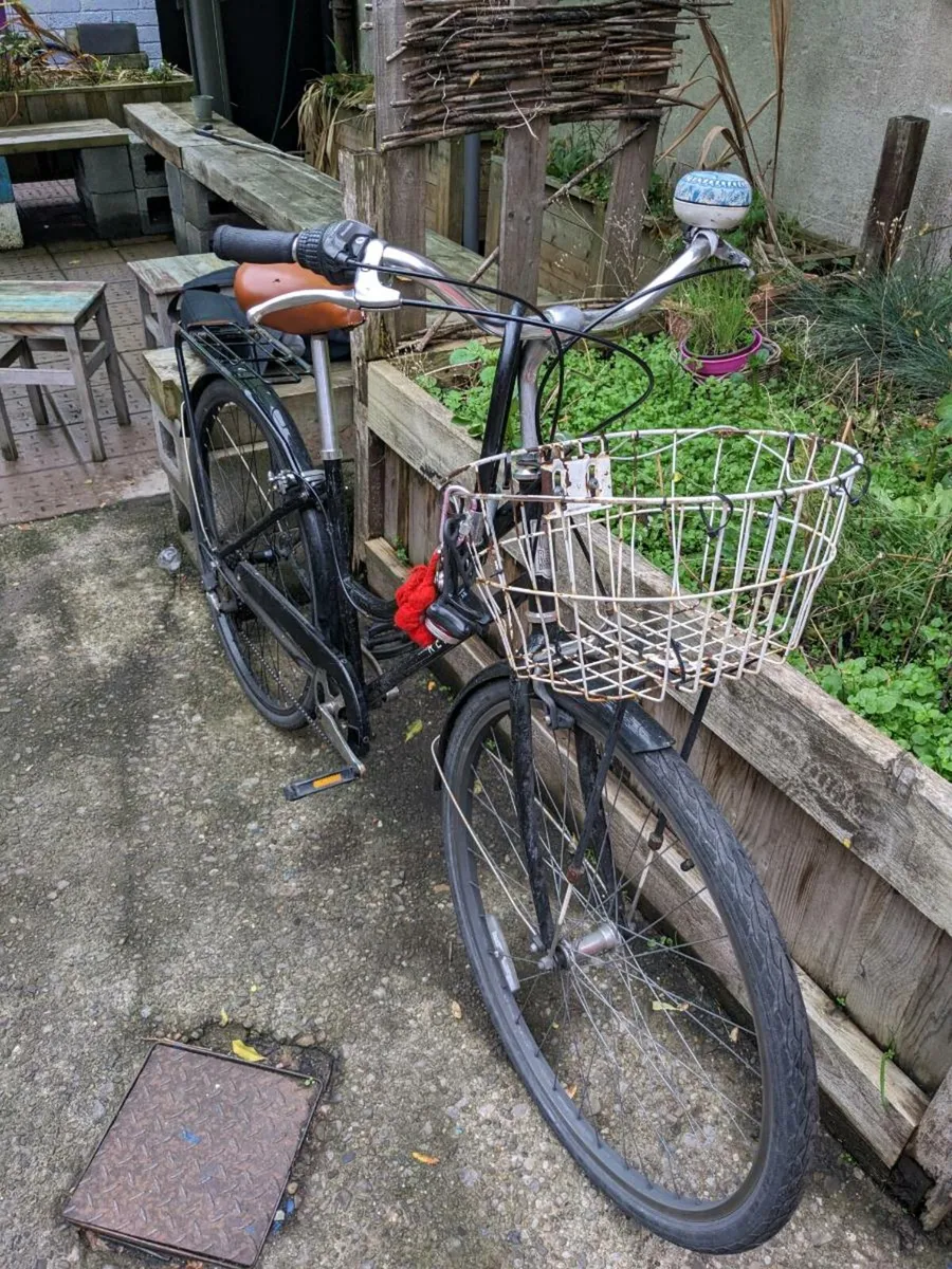 Woman's city bike - Image 2