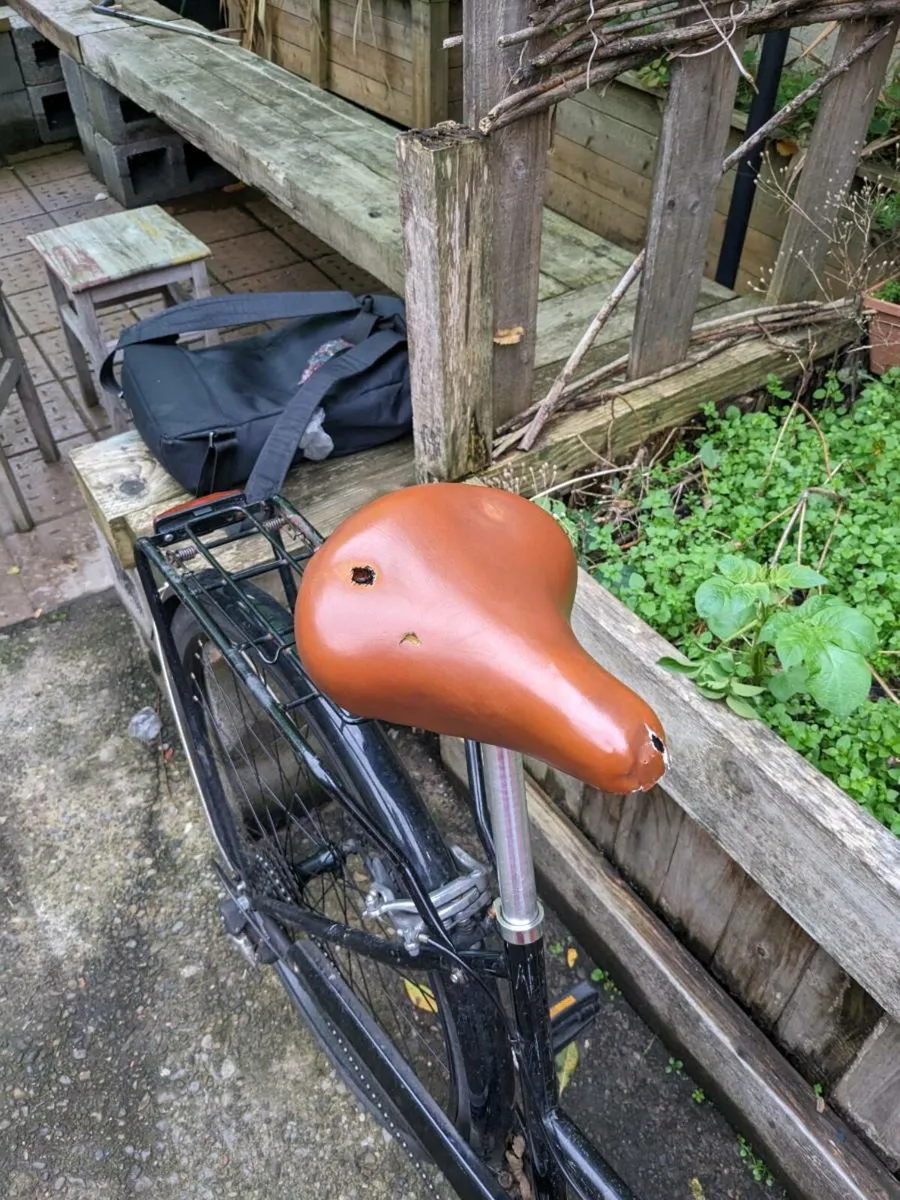 Woman's city bike - Image 4