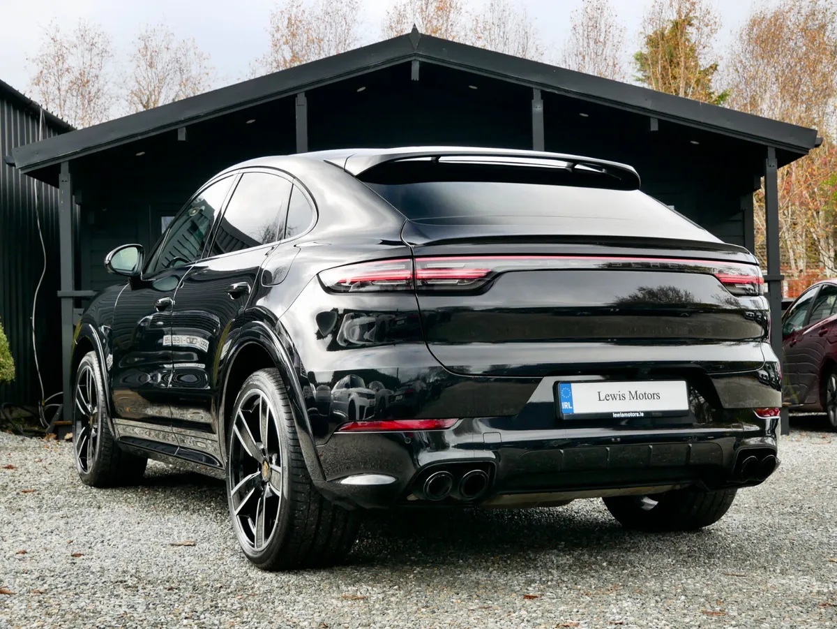 2022 Porsche Cayenne Coupe Turbo S E-Hybrid - Image 4