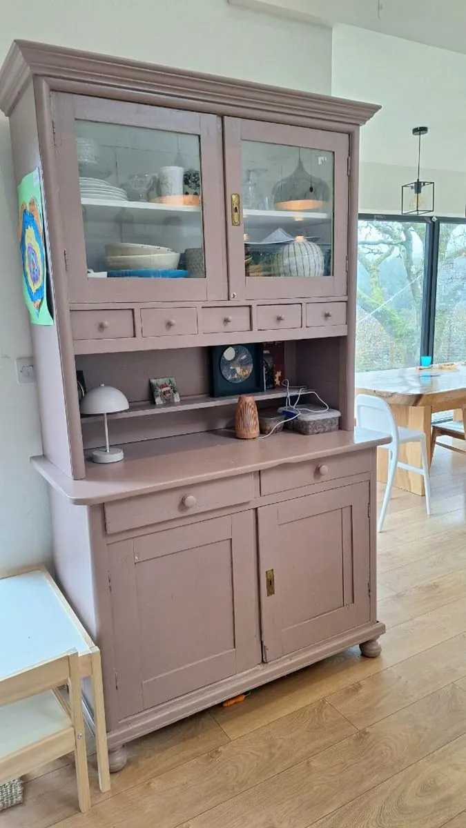 Vintage dresser - Image 1