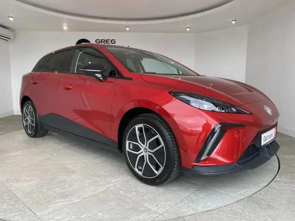 MG MG4 150kW Trophy EV Long Range 64kwh 5dr Auto - Image 1