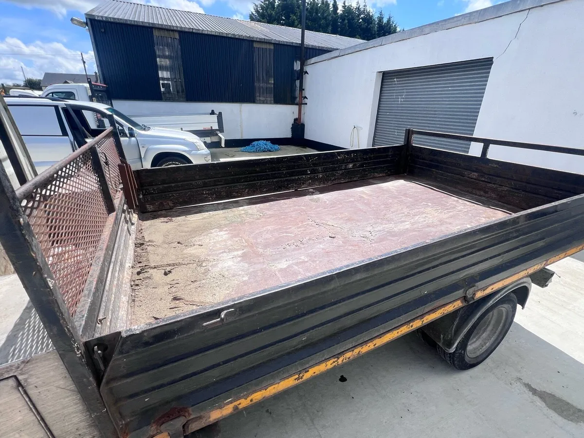 Iveco 35C12 Tipper - Image 4