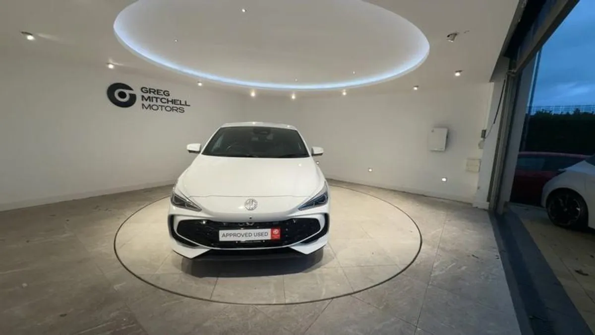 MG MG3 1.5 Hybrid Trophy 5dr Auto - Image 2