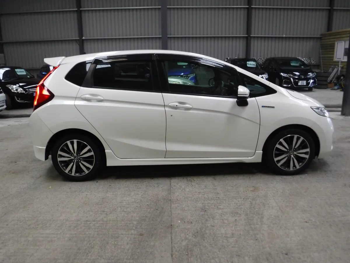 HONDA FIT 1.5 AUTO HYBRID SPORTS NCT 11/27 - Image 2