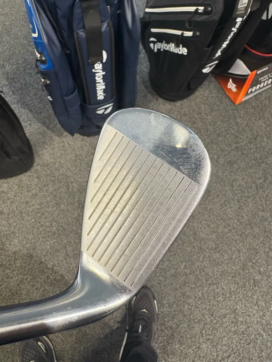 Titleist AP3 irons (left handed) - Image 2