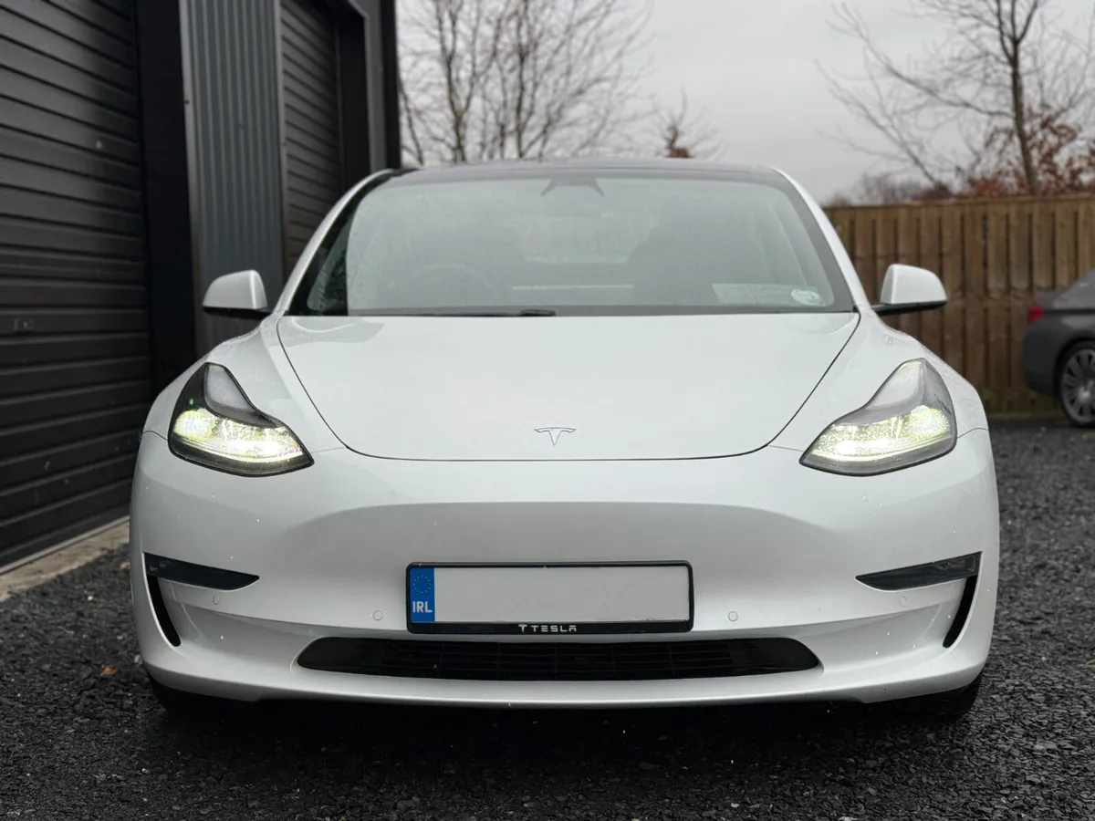 212 Tesla Model 3 Standard Plus - Image 1