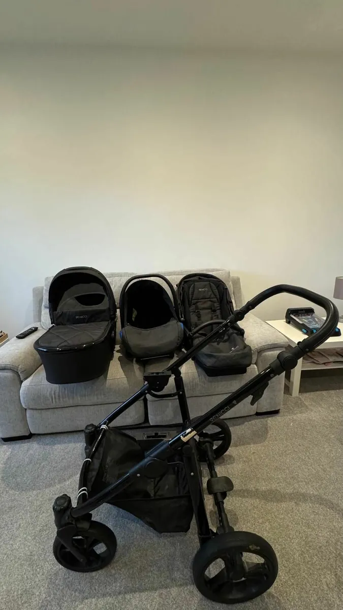 Venicci Travel System + Isofix Excellent Condition - Image 1