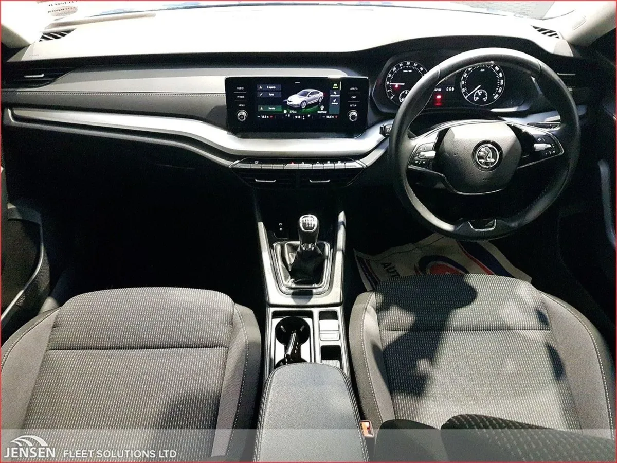 Skoda Octavia Ambition 2.0tdi 115HP 6spd Manual - Image 3