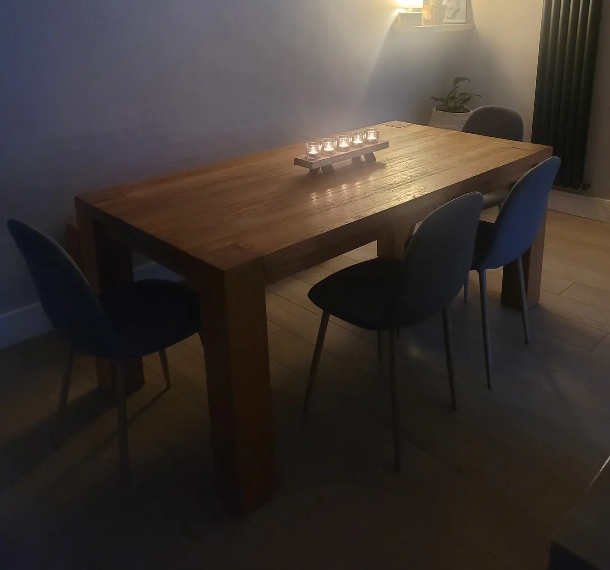 Table, bench and chairs - Image 1