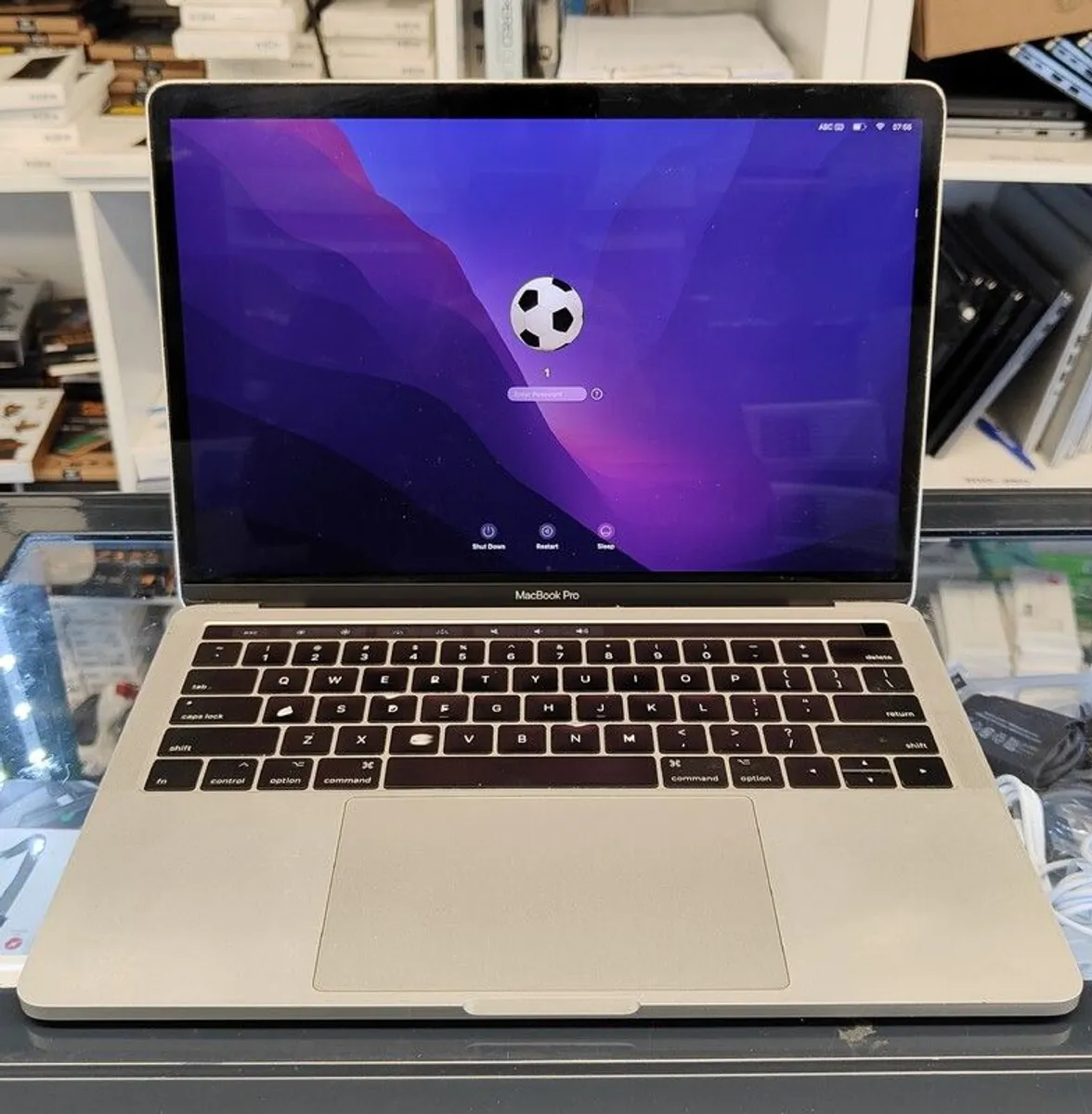 Apple MacBook Pro 13" TOUCH BAR/ Mid 2017 Silver i7 3.5GHz 16GB 512GB SSD A1706 (Battery Cycle: 447) - Image 2