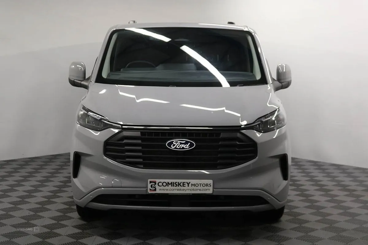 Ford Transit Custom 320 Ecoblue Limited Crew Van - Image 2