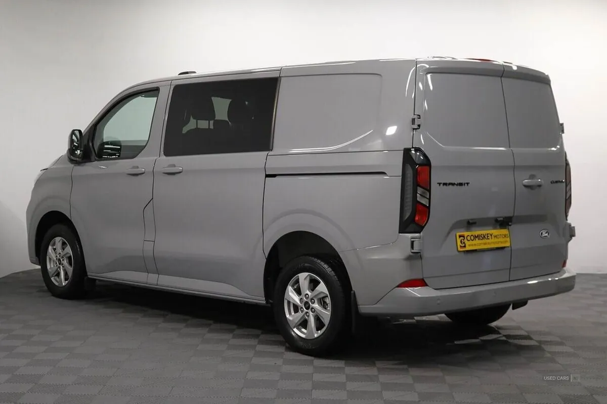 Ford Transit Custom 320 Ecoblue Limited Crew Van - Image 4