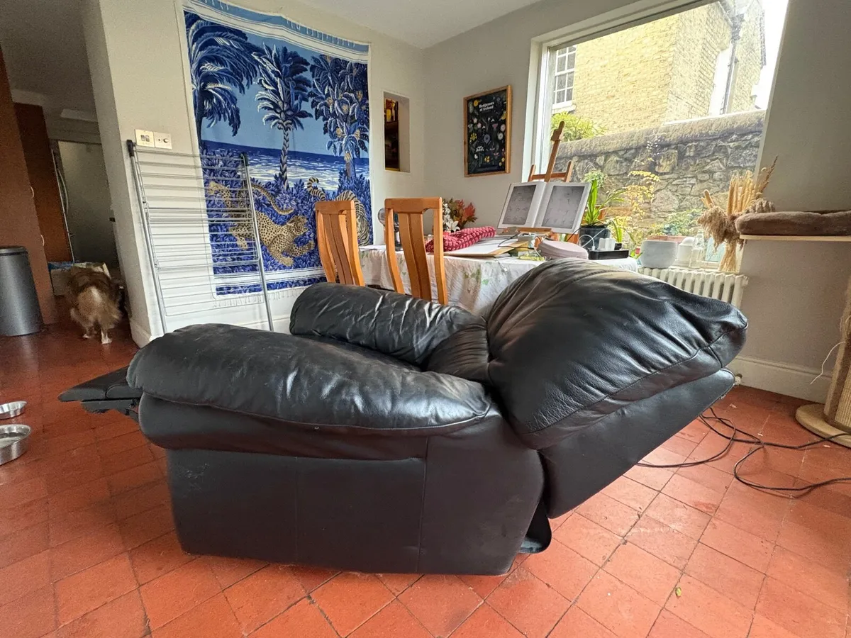 Lazy boy armchair - Image 3