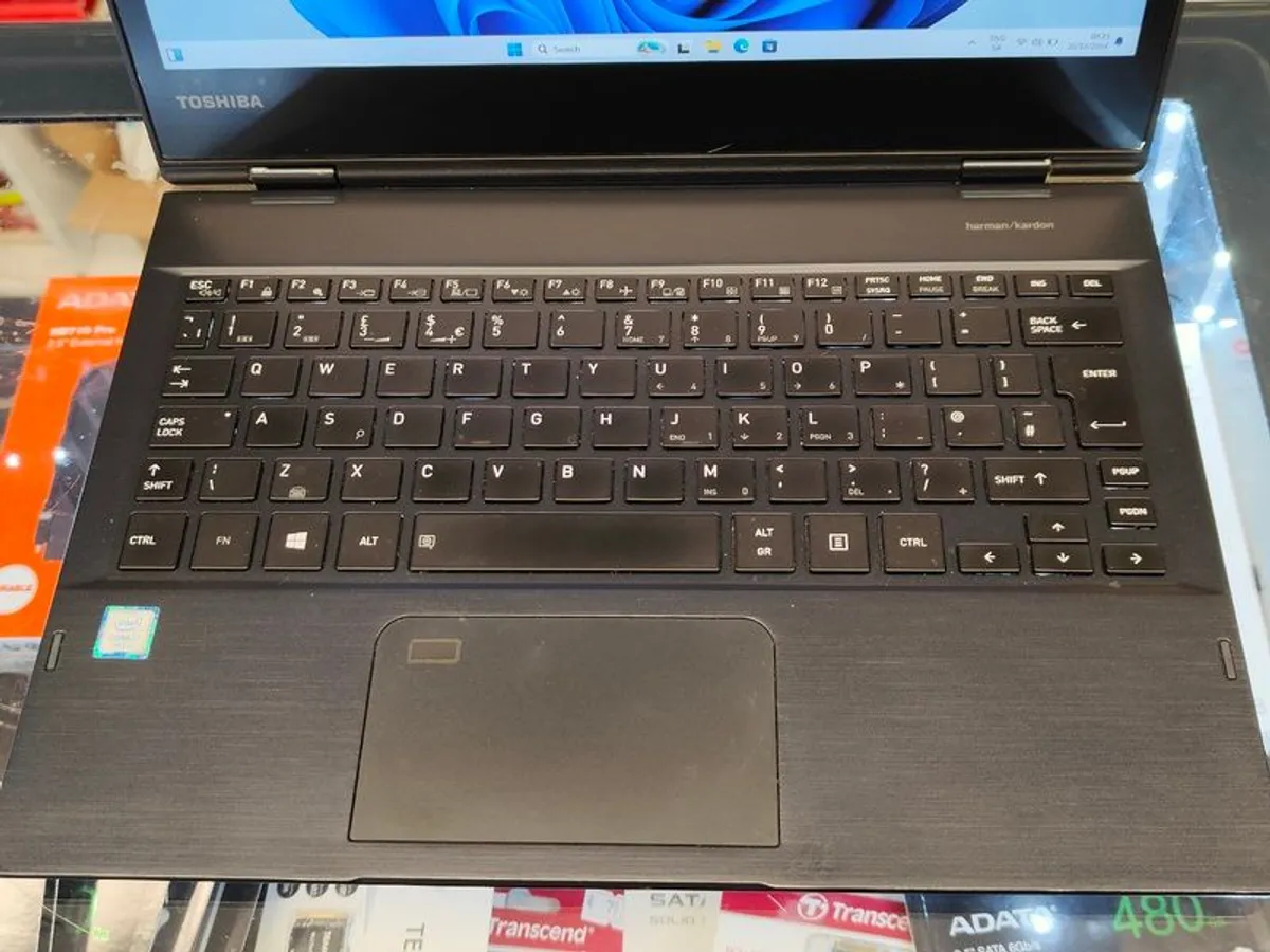 Toshiba Portege X20W Intel i7 7th Gen 8GB RAM 256GB SSD Win11 Pro (2in 1) 12" FHD Touch Screen Notebook. - Image 4
