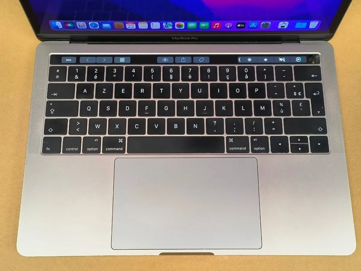 Touch 2016 MacBook Pro 13" Core i7 (i7-6567U), 16GB RAM, 512GB SSD, (Battery Cycle: 5) - Image 4