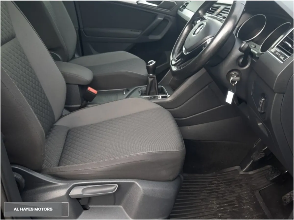 Volkswagen Tiguan  nct 01/2028  Comfortline --2.0 - Image 4