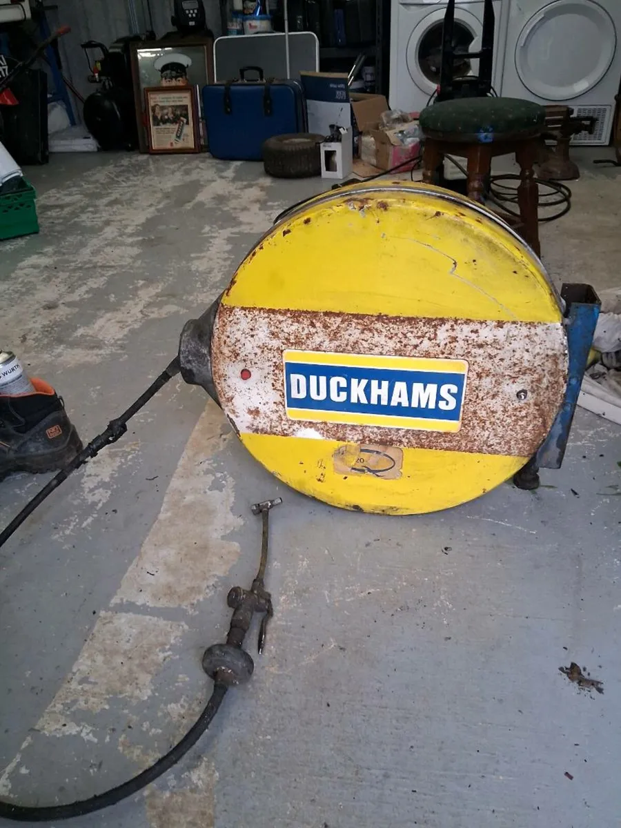 Duckams oil Dispenser - Image 1
