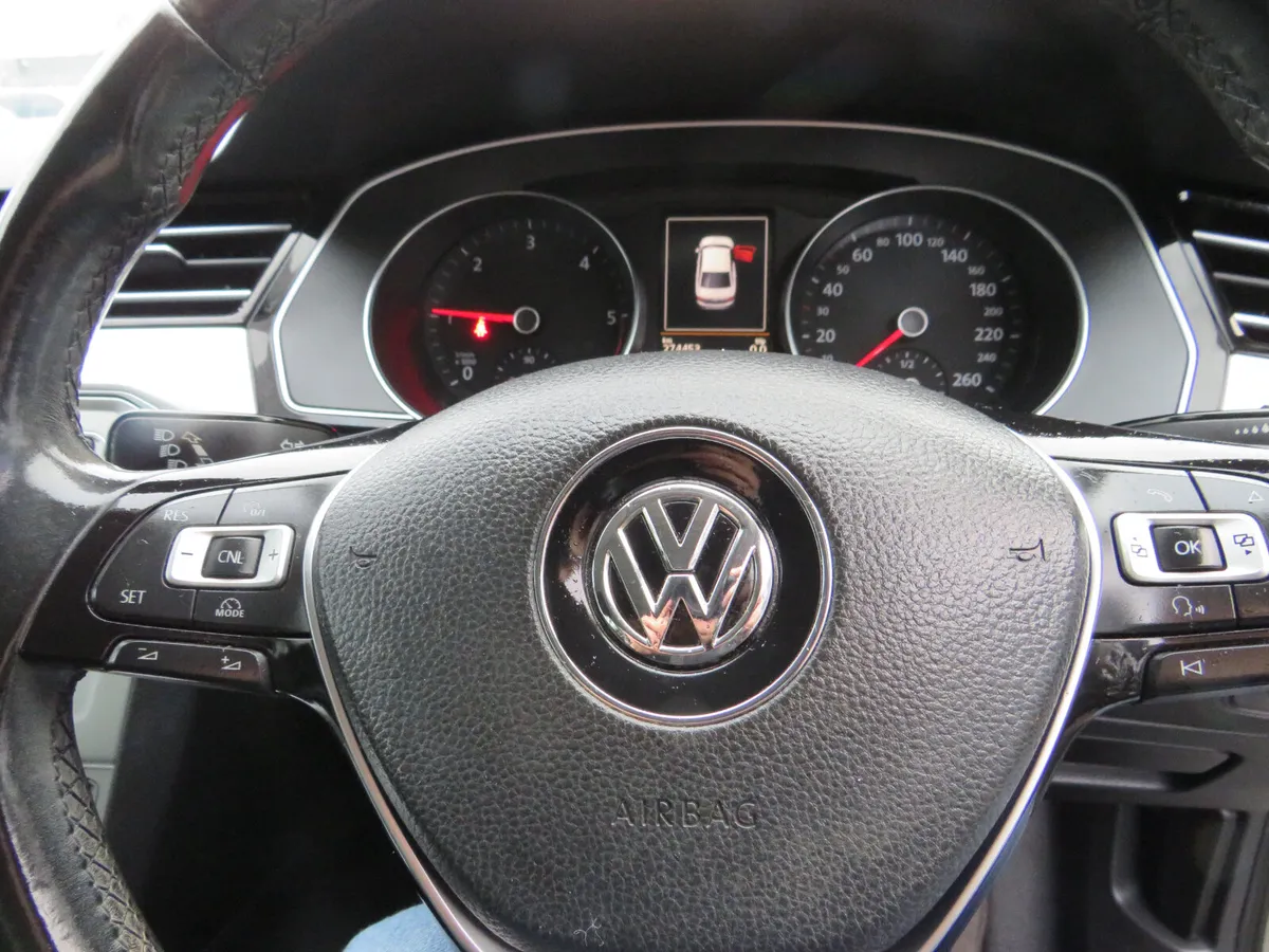 Volkswagen Passat 2015 6 SPEED COMFORTLINE MODEL - Image 3