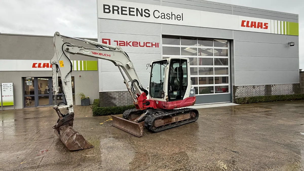 Takeuchi TB250 Digger - Image 2
