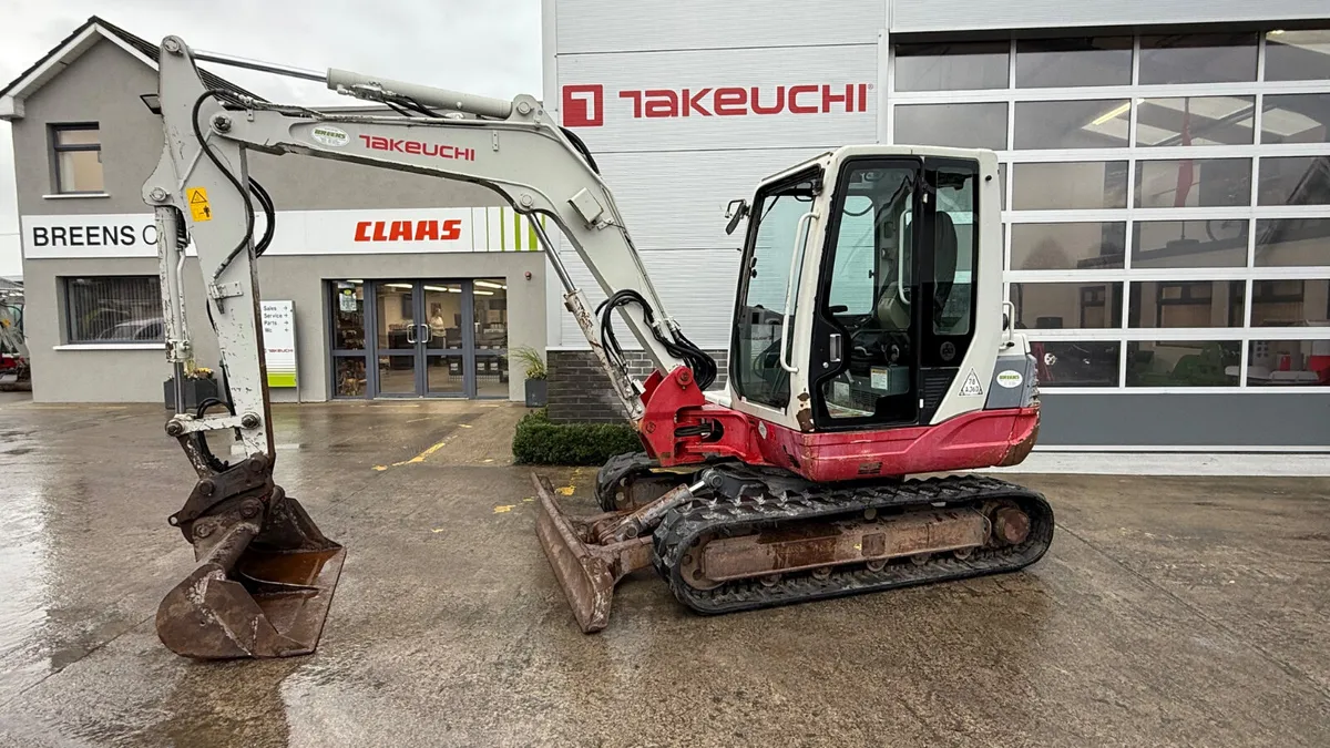 Takeuchi TB250 Digger - Image 3