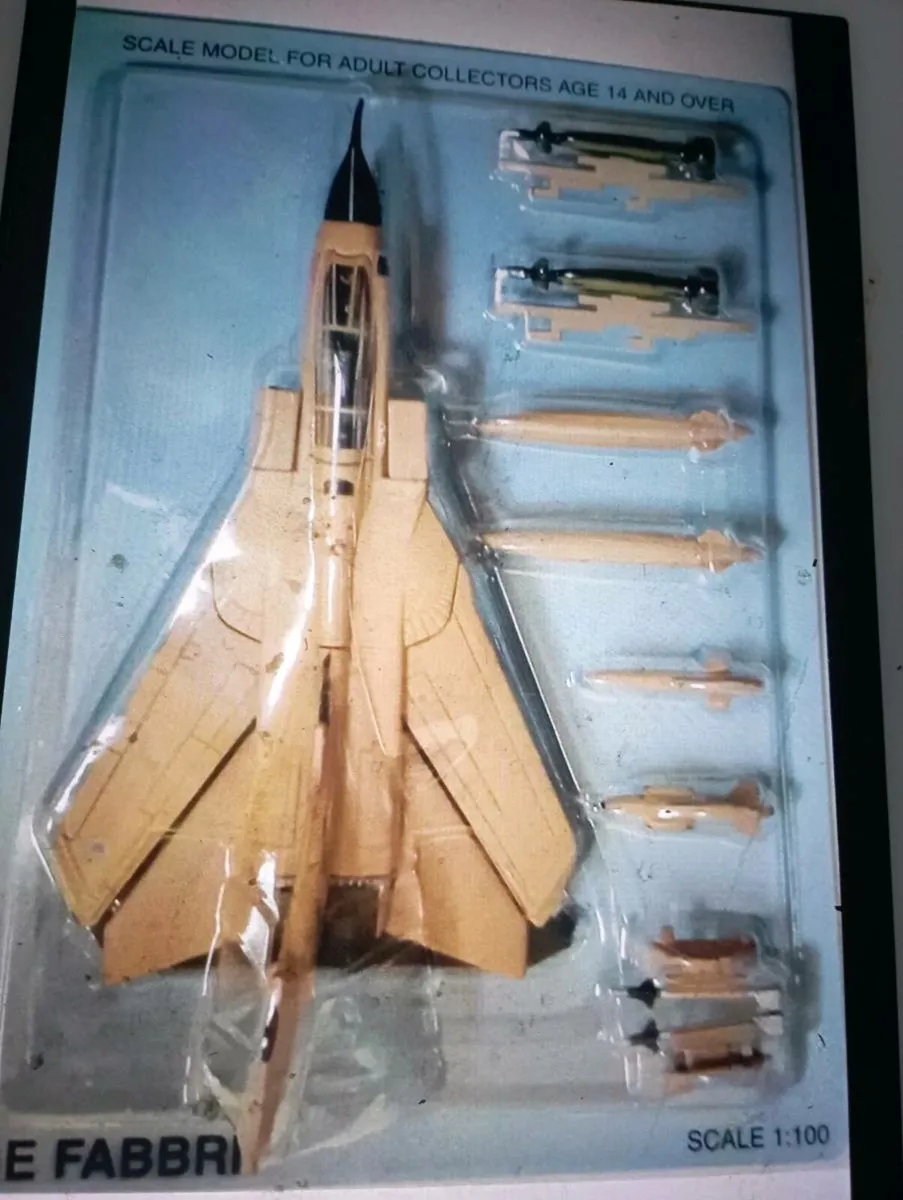 DeAgostini 1/200 AIR COMBAT  COLLECTION MODLE - Image 2