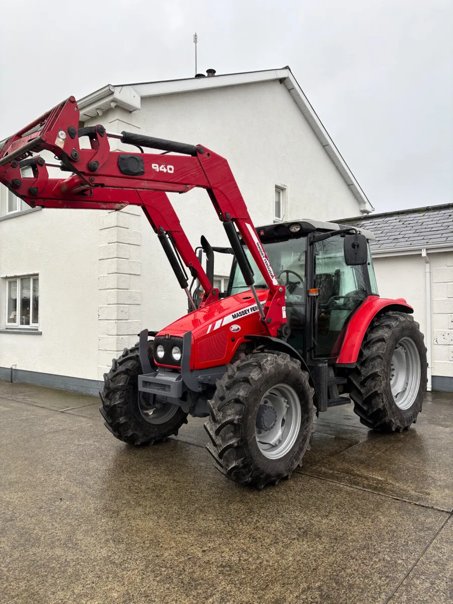 Massey Ferguson 5435 Tractor - Image 1