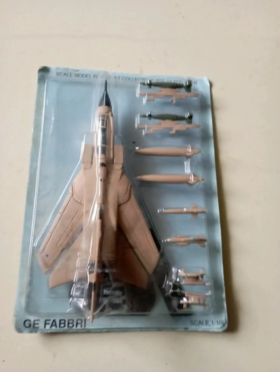 DeAgostini 1/200 AIR COMBAT  COLLECTION MODLE - Image 1