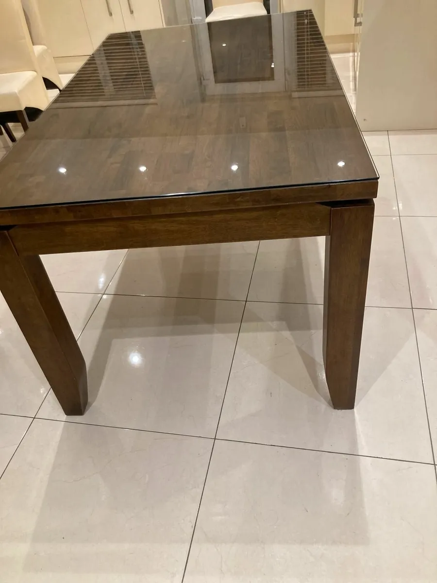 Solid Dark Oak dining table with glass topper incl - Image 1