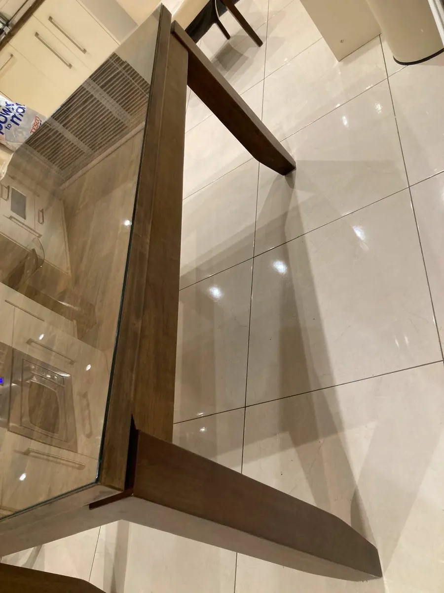 Solid Dark Oak dining table with glass topper incl - Image 3