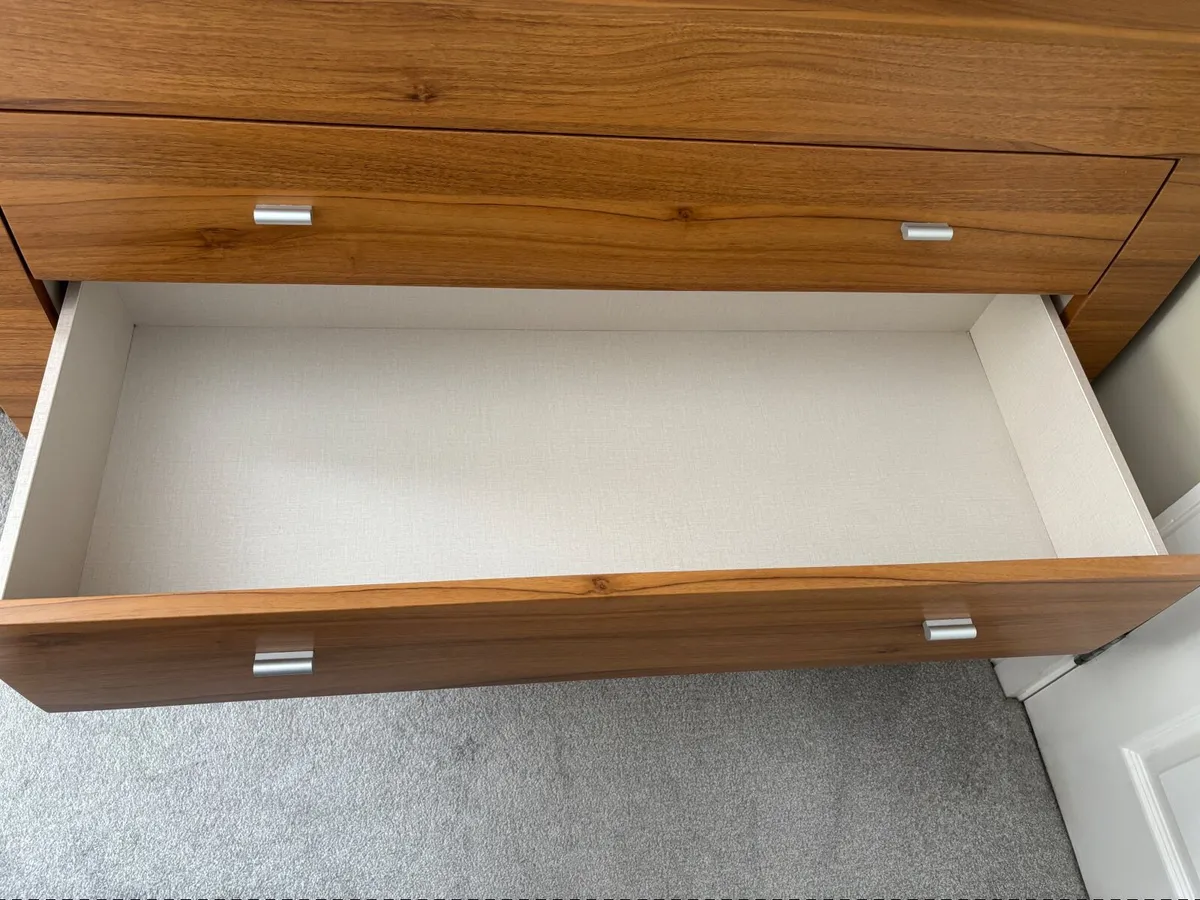 Chest of drawers - Image 3