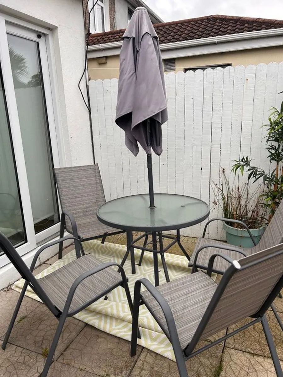 Free dining table and chairs - Image 2