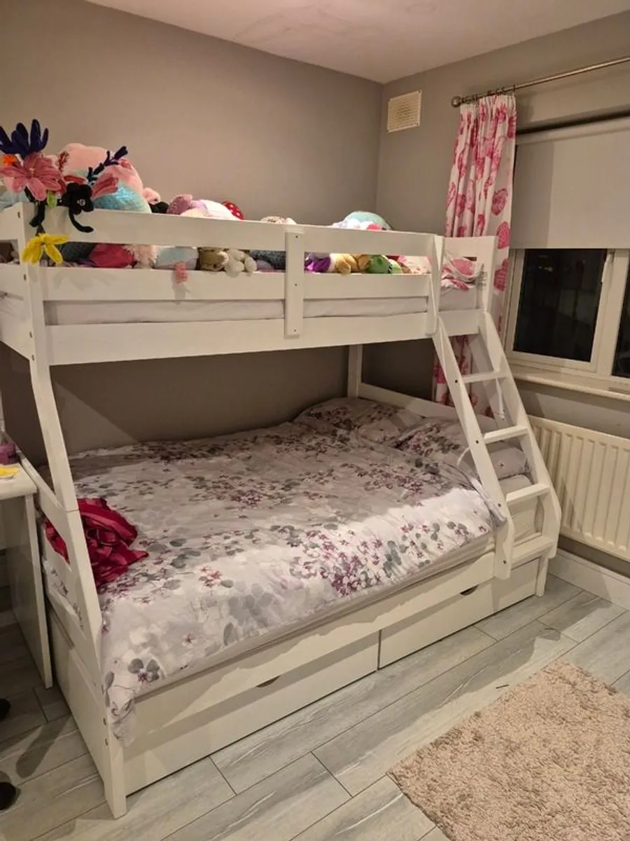 Triple bunk bed - mattresses not included - Image 2