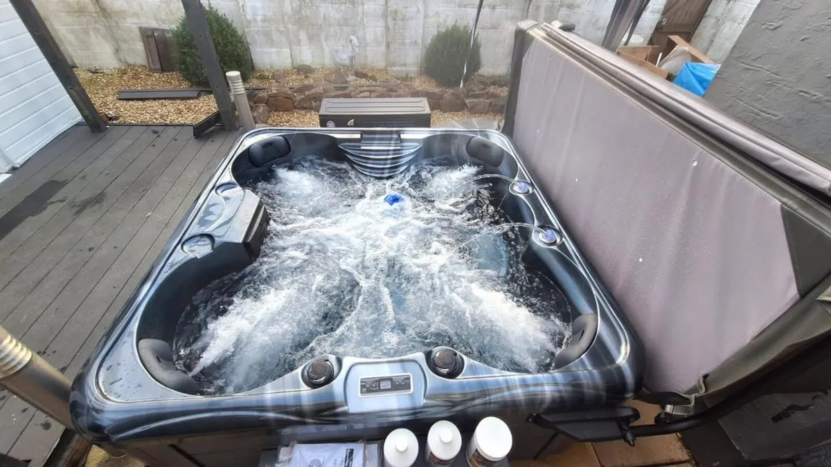 Hot tubs - Free Delivery in 1-2 weeks! - Image 3