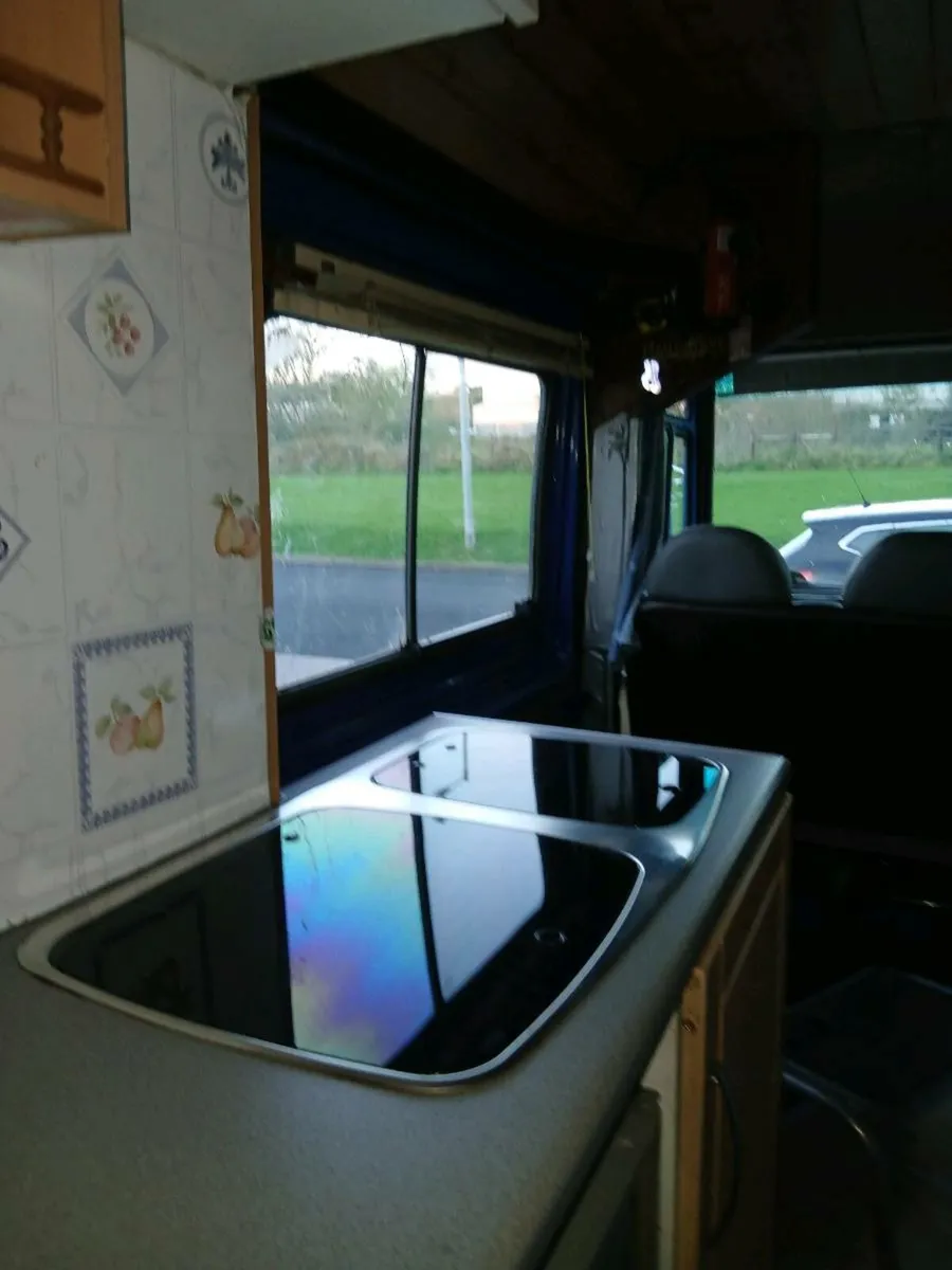 Camper van - Image 4