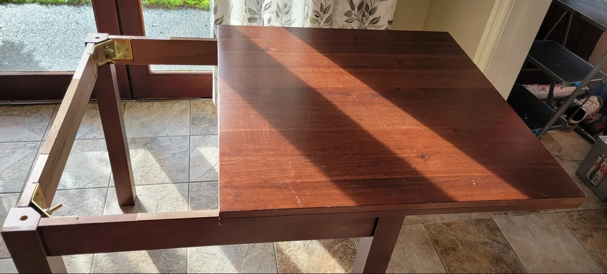 Dining Table and chairs - Image 2