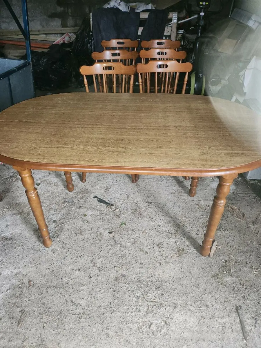 Table and 6 chairs - Image 2