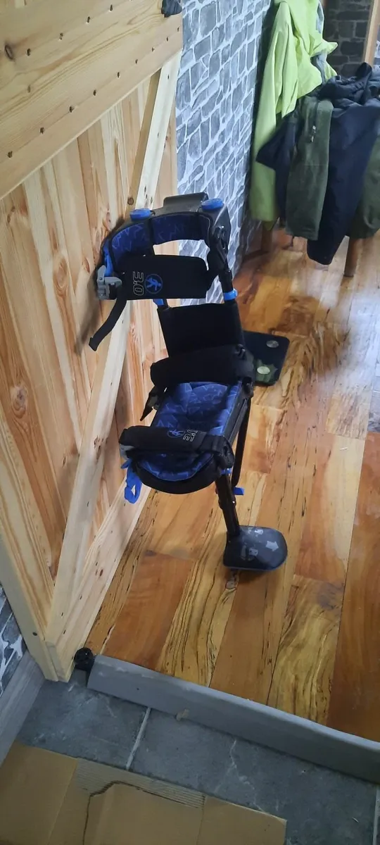 " I Walk" good combination with knee scooter or le - Image 4