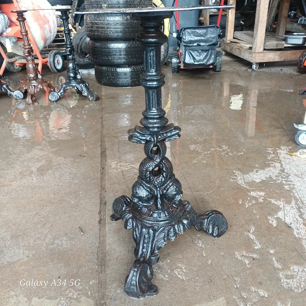 Antique cast iron table legs - Image 2
