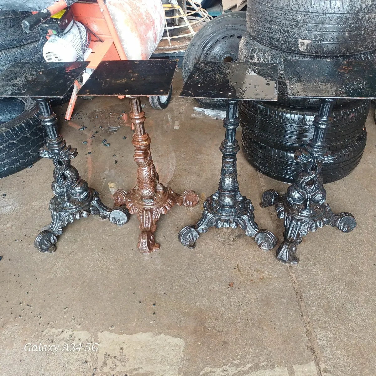 Antique cast iron table legs - Image 3