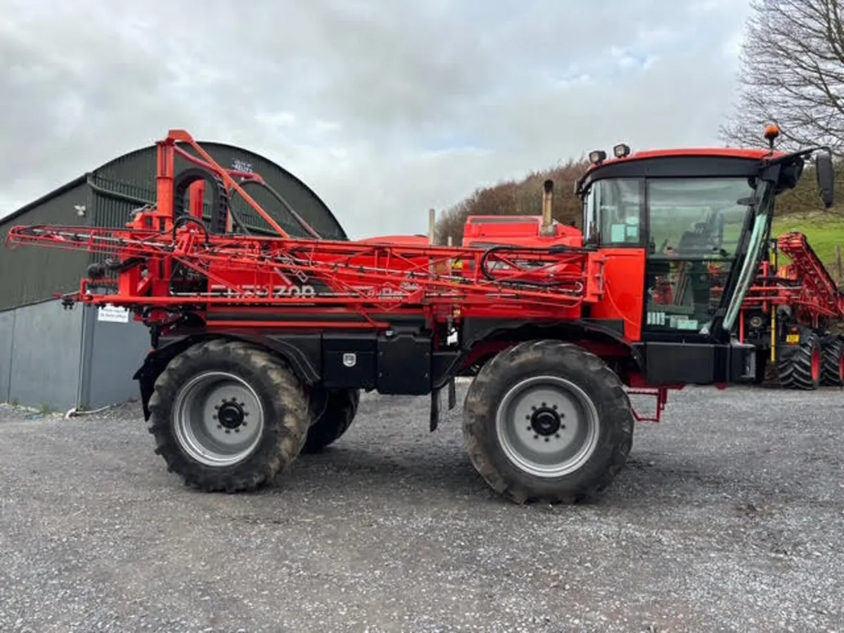 Sands/Sam Horizon 4000 - Self Propelled Sprayer - Image 2