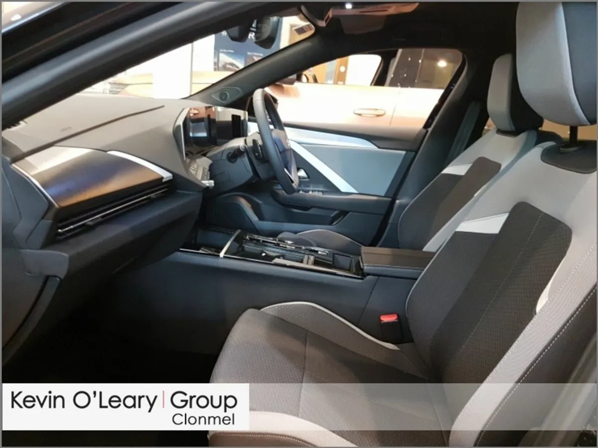 Opel Astra Elegance 1.5 Turbo D 130PS 8 Speed Auto - Image 4