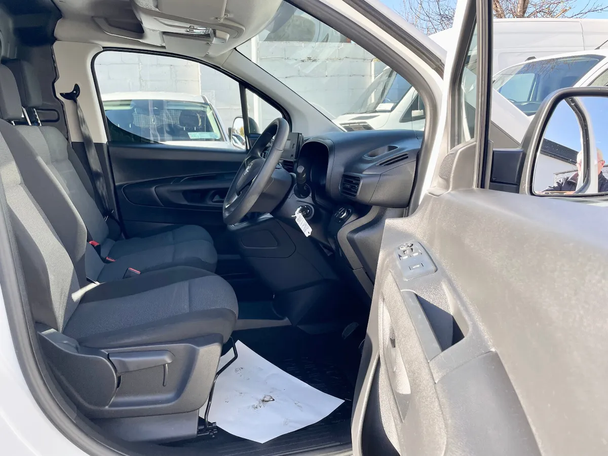 Opel Combo L1H1 1.5CDTI Diesel 100BHP SWB,2022 - Image 4