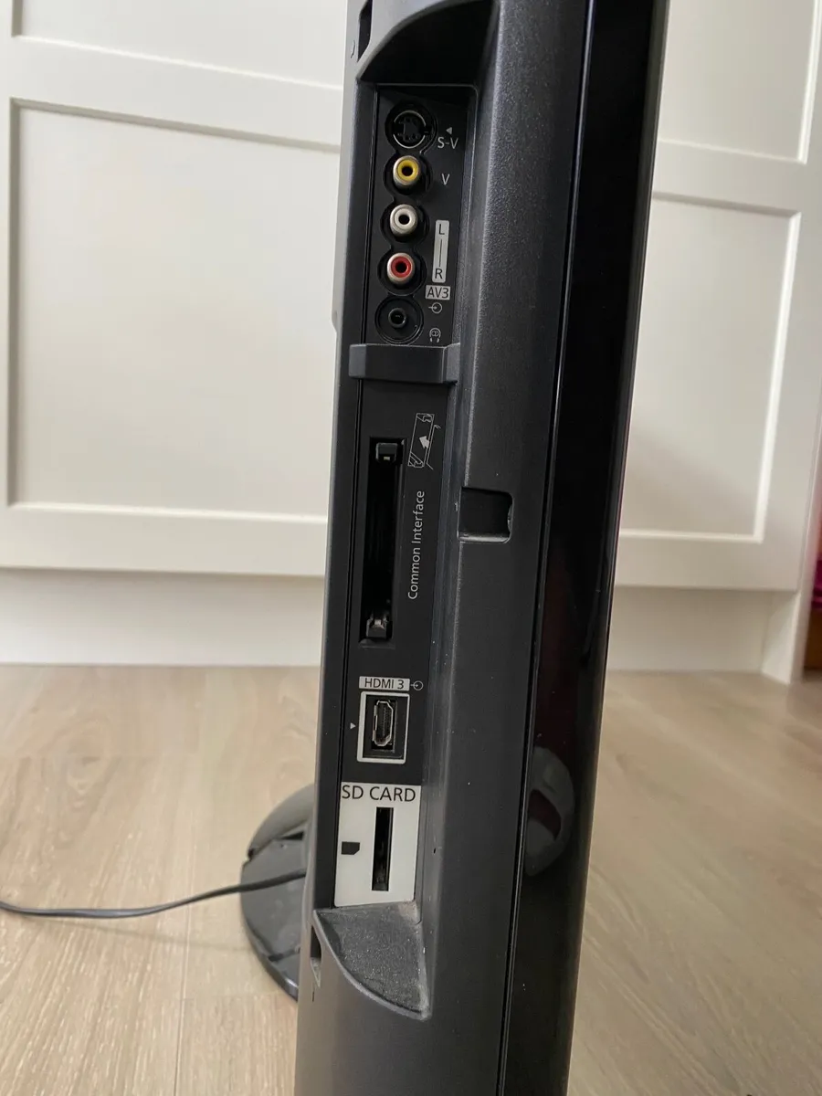 Panasonic TV 32 inch - Image 2