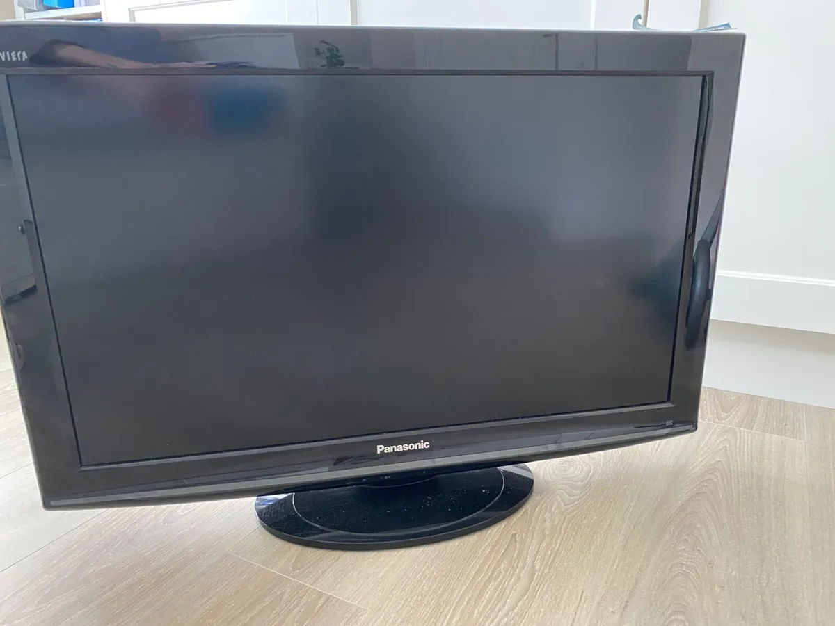 Panasonic TV 32 inch - Image 1